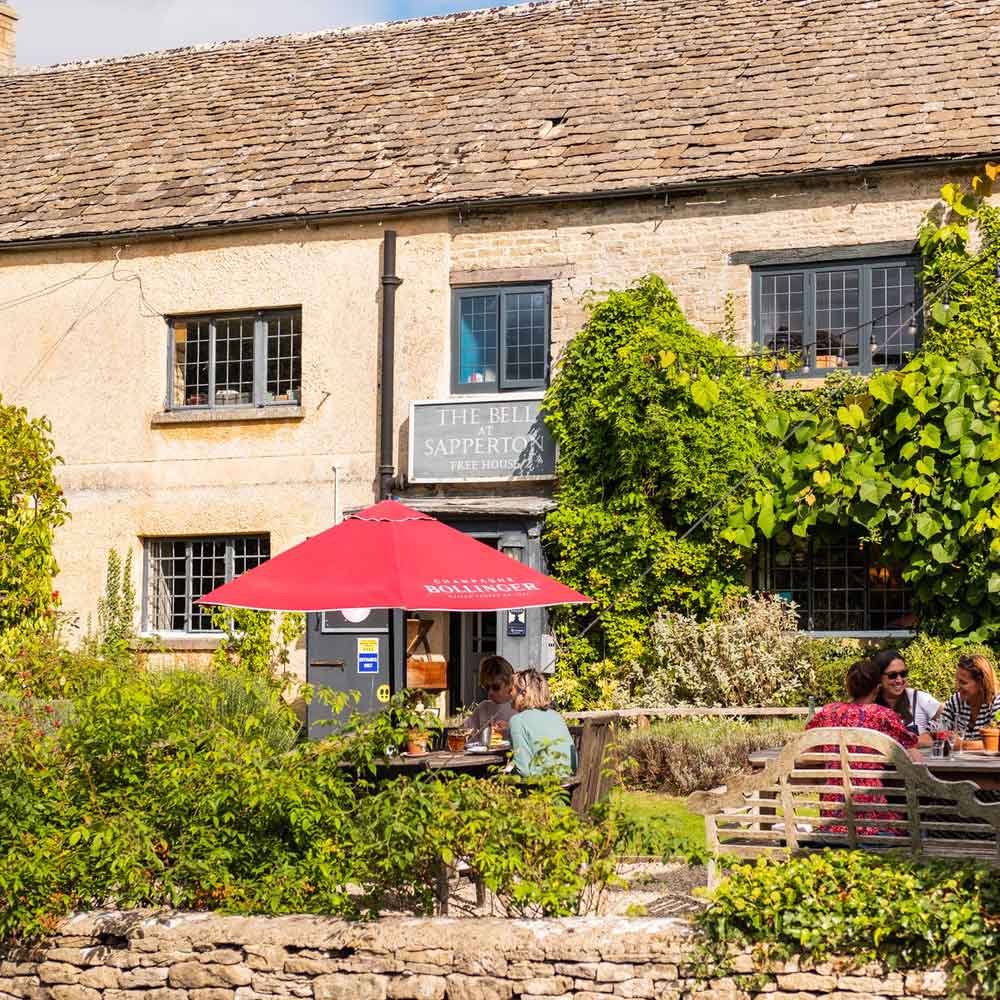Crown Pub near Well Farm